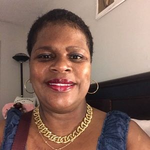 Meet your Posher, Linda